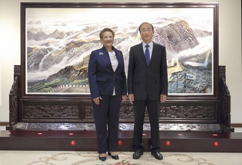 Hou Kai meets with UN Under-Secretary-General...